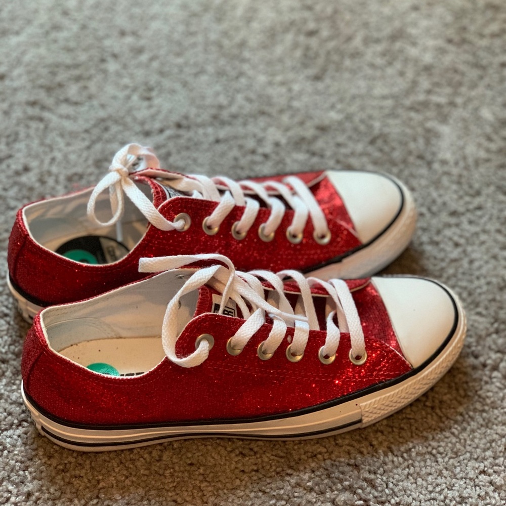 Converse - Picture 2 of 3